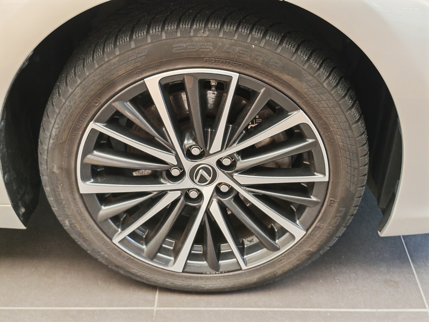 Lexus ES