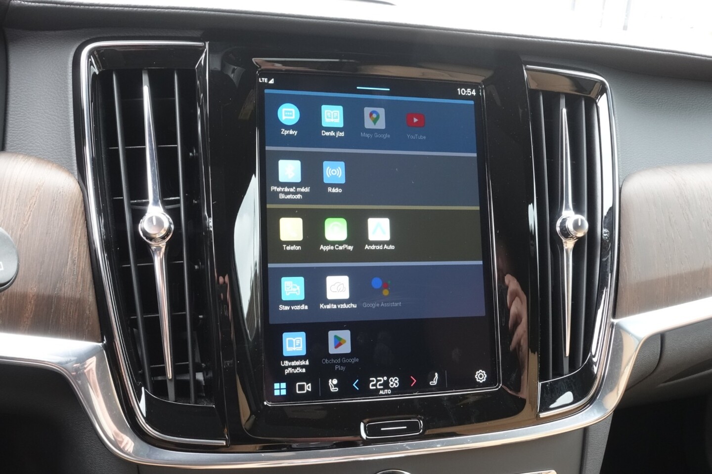 Volvo V90 Cross Country