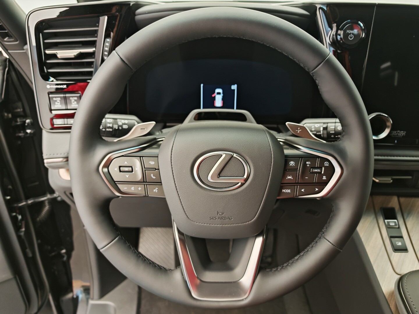Lexus LM