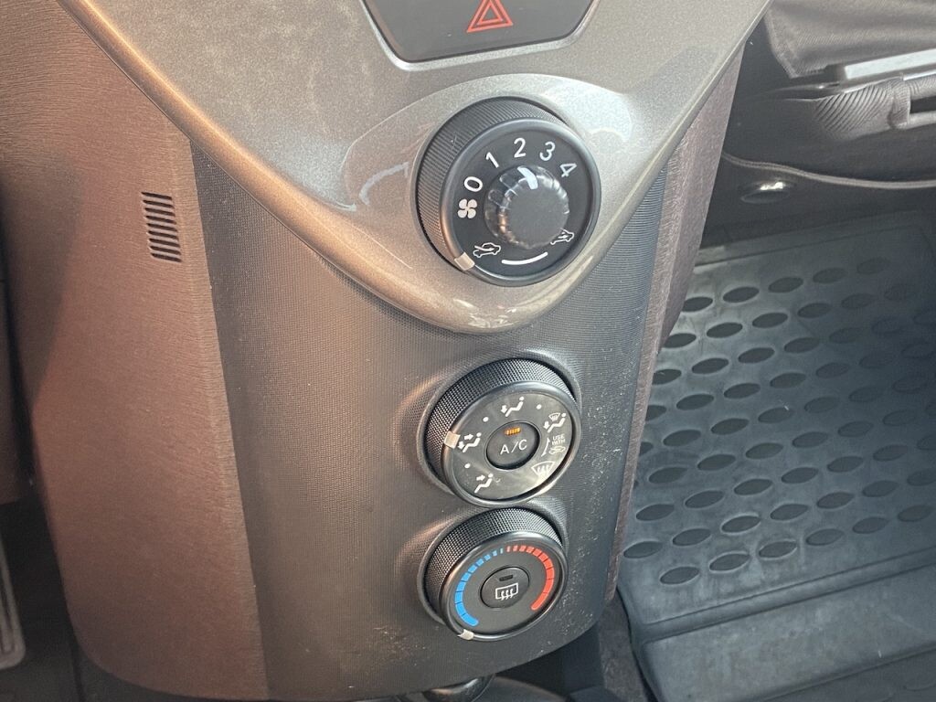Toyota iQ