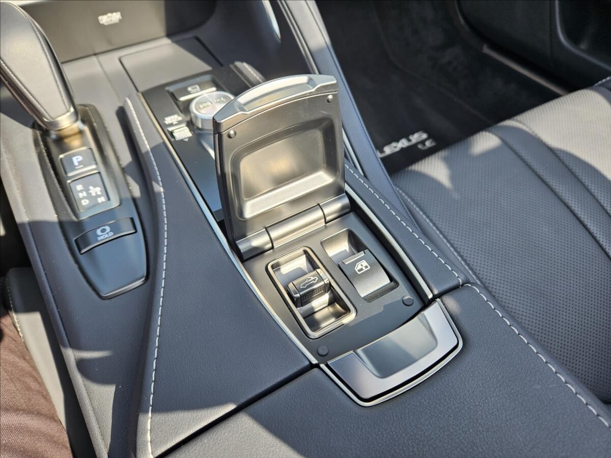 Lexus LC