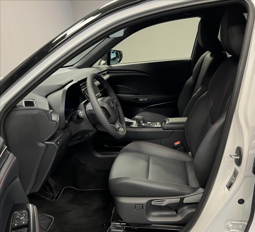 Lexus LBX