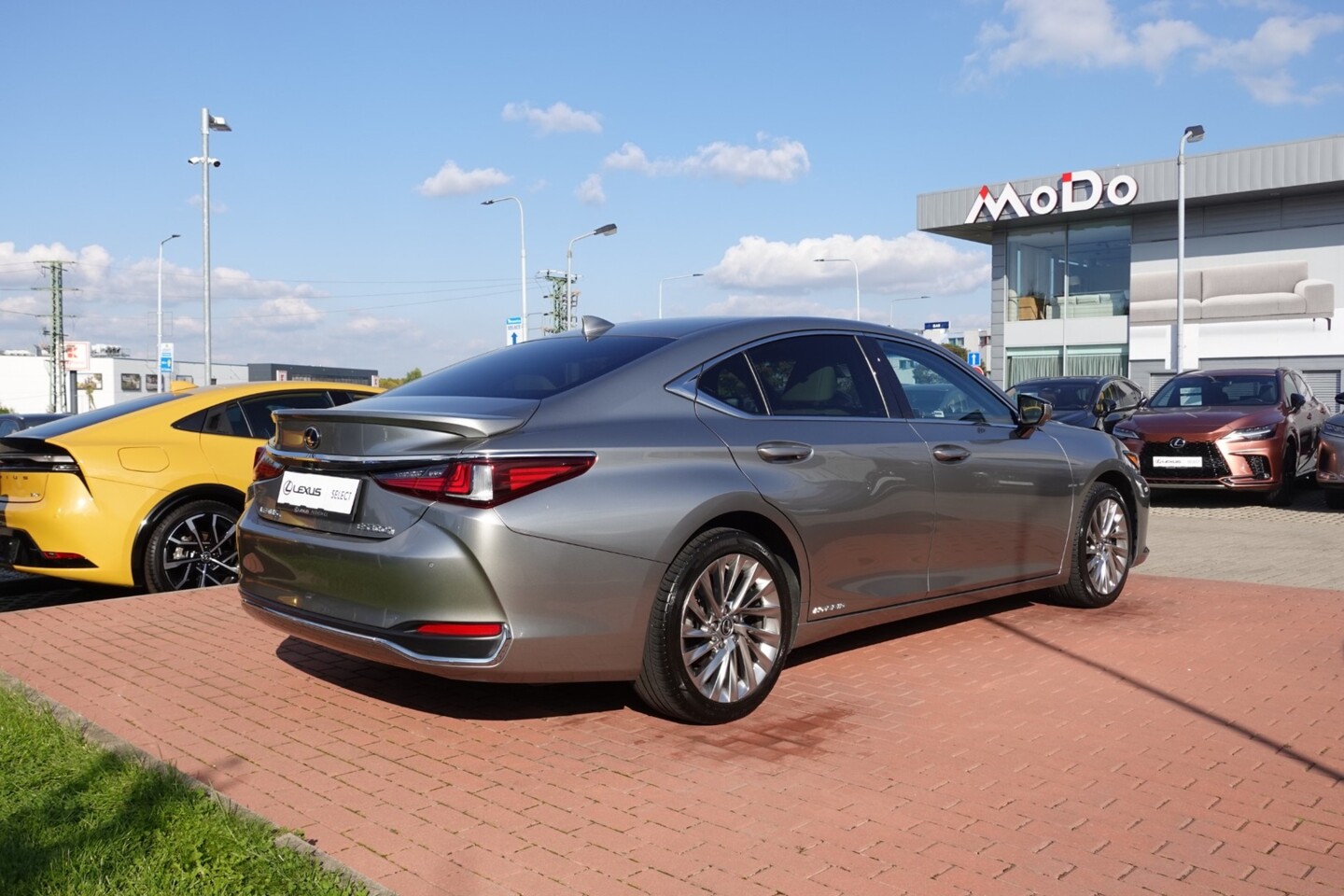Lexus ES