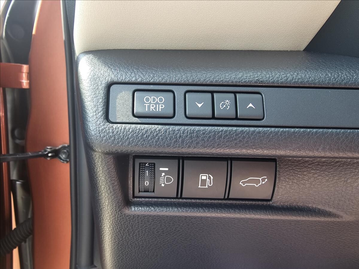 Lexus LBX