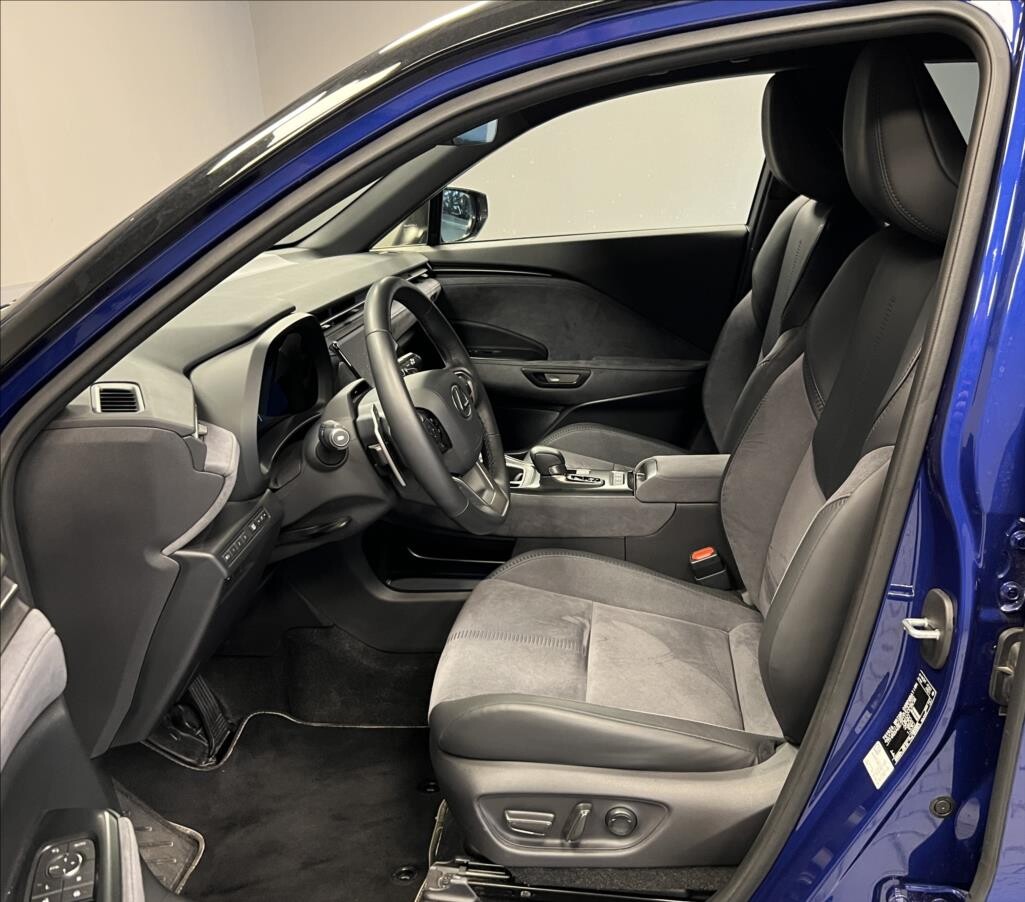 Lexus LBX