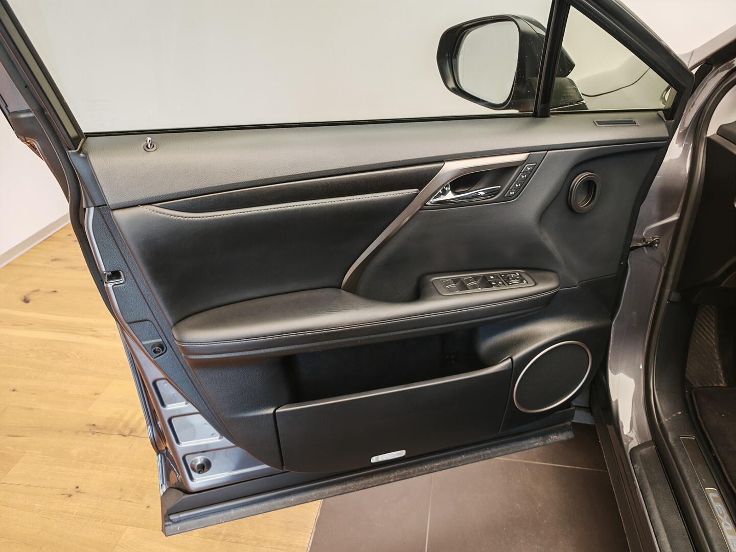 Lexus Další