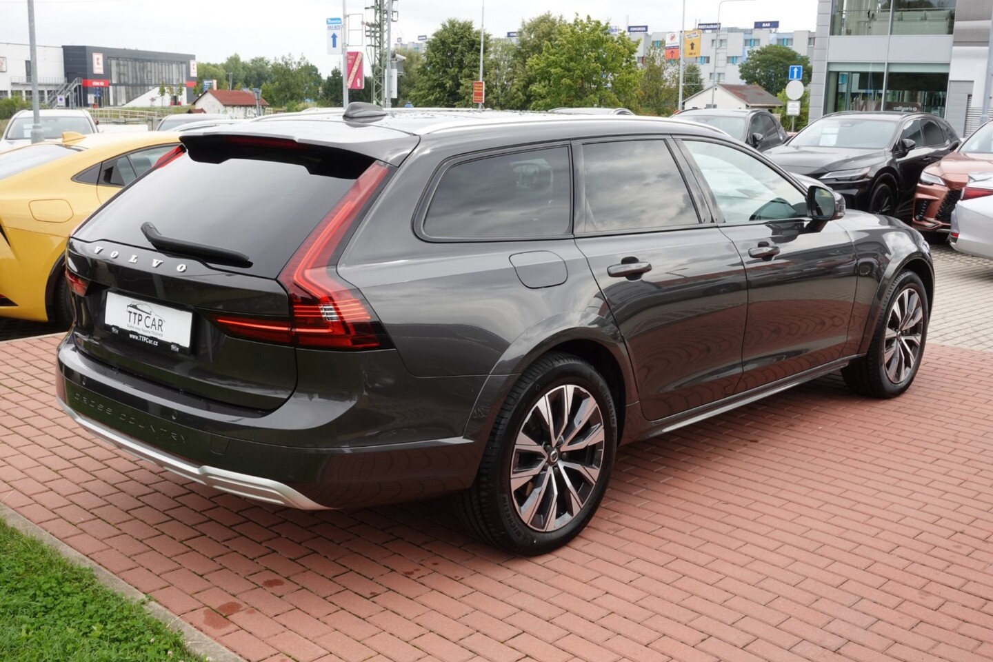 Volvo V90 Cross Country