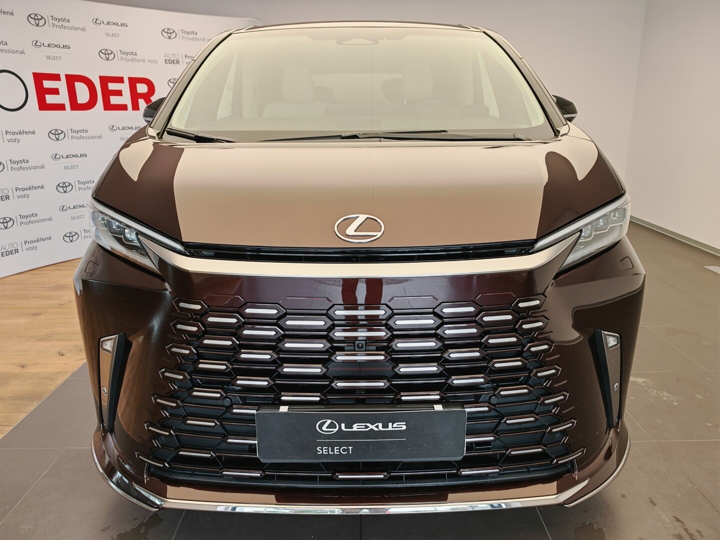 Lexus LM