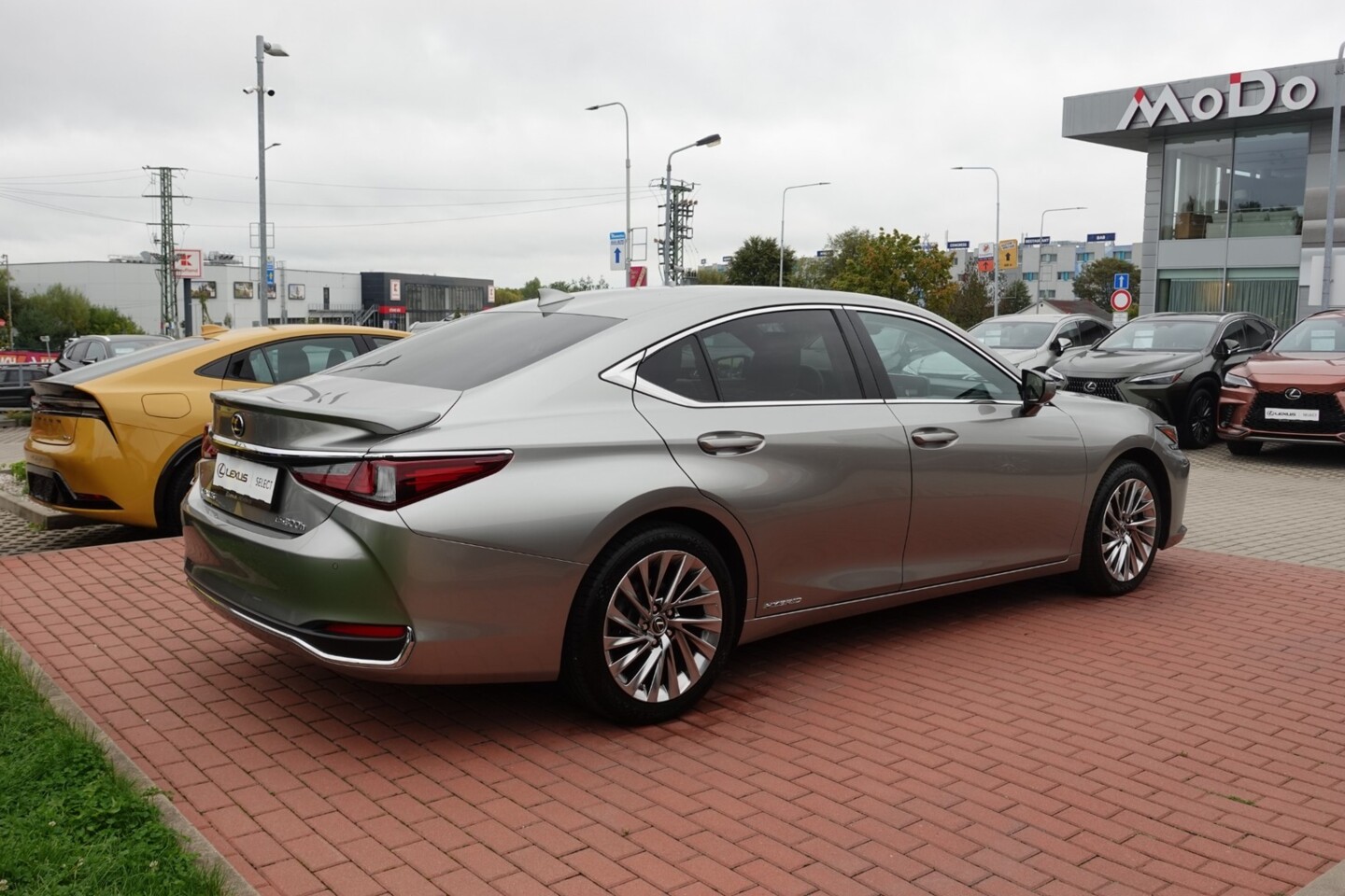 Lexus ES