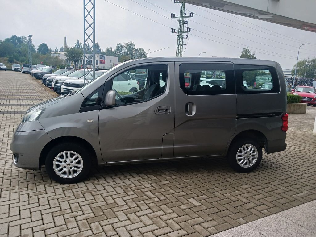 Nissan NV200