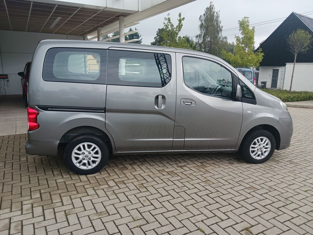 Nissan NV200