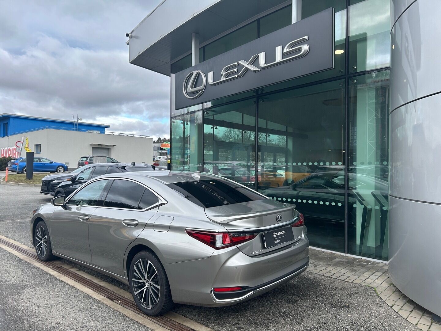 Lexus ES
