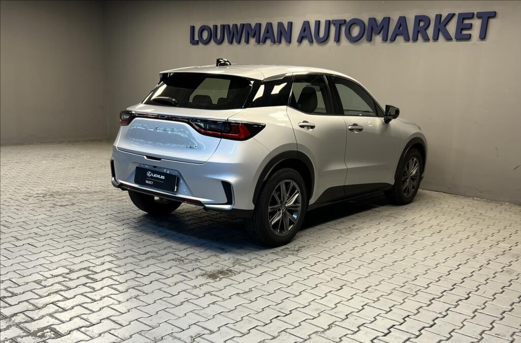 Lexus LBX