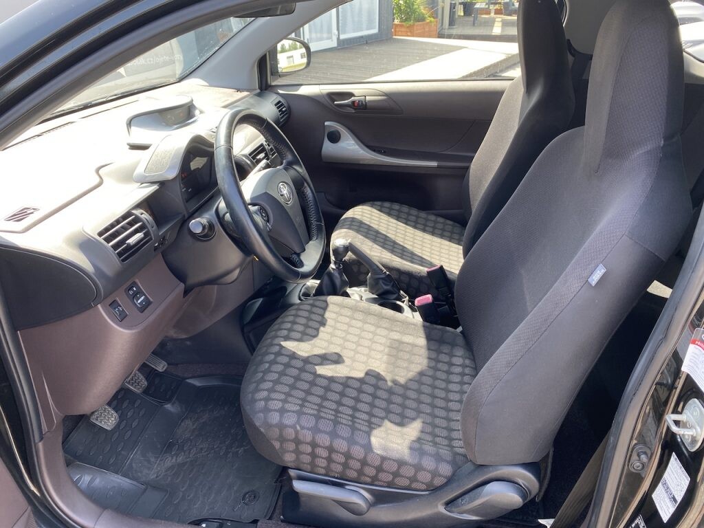 Toyota iQ