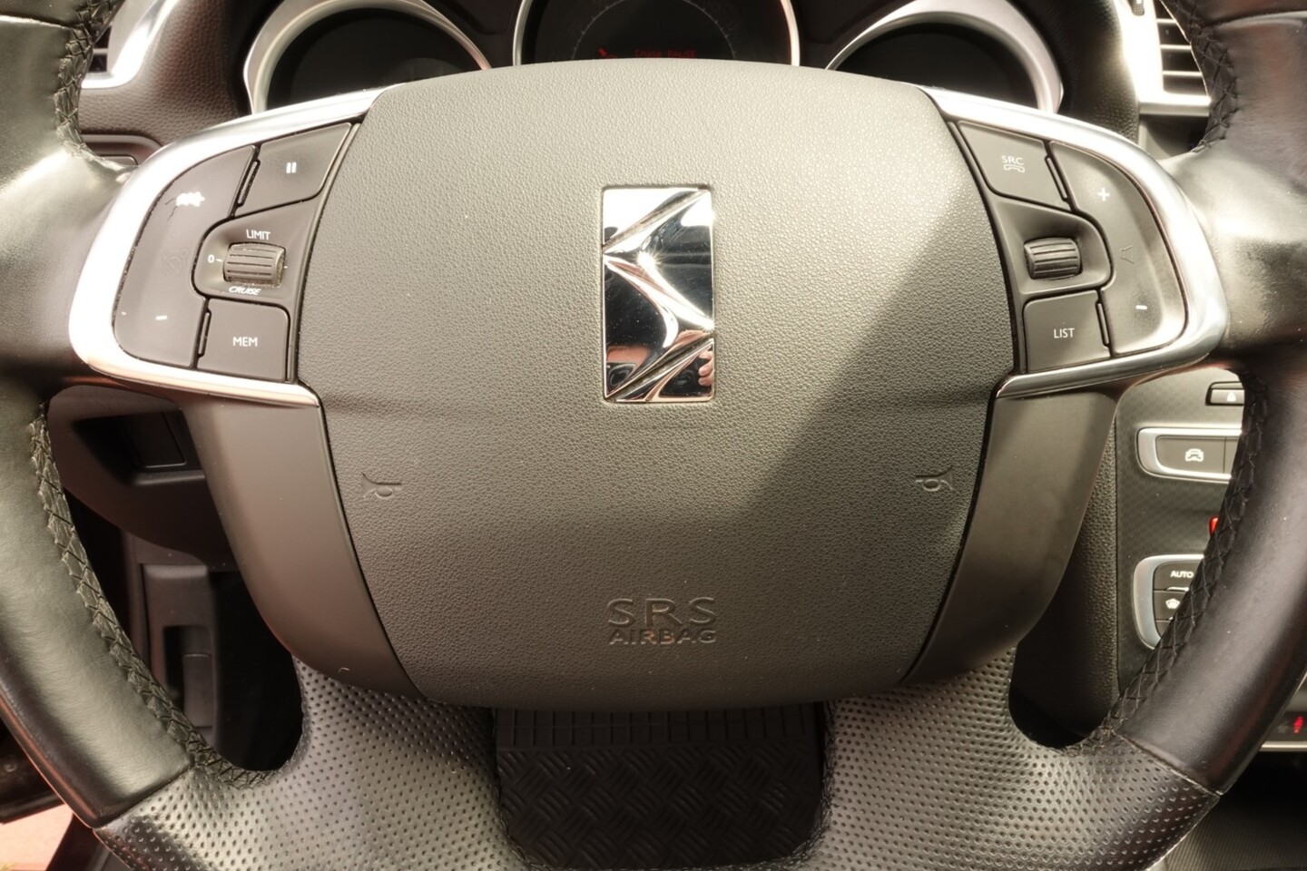 DS Automobiles DS 4