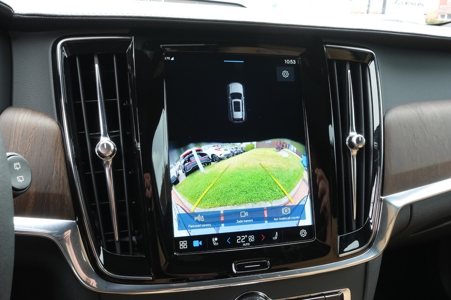 Volvo V90 Cross Country