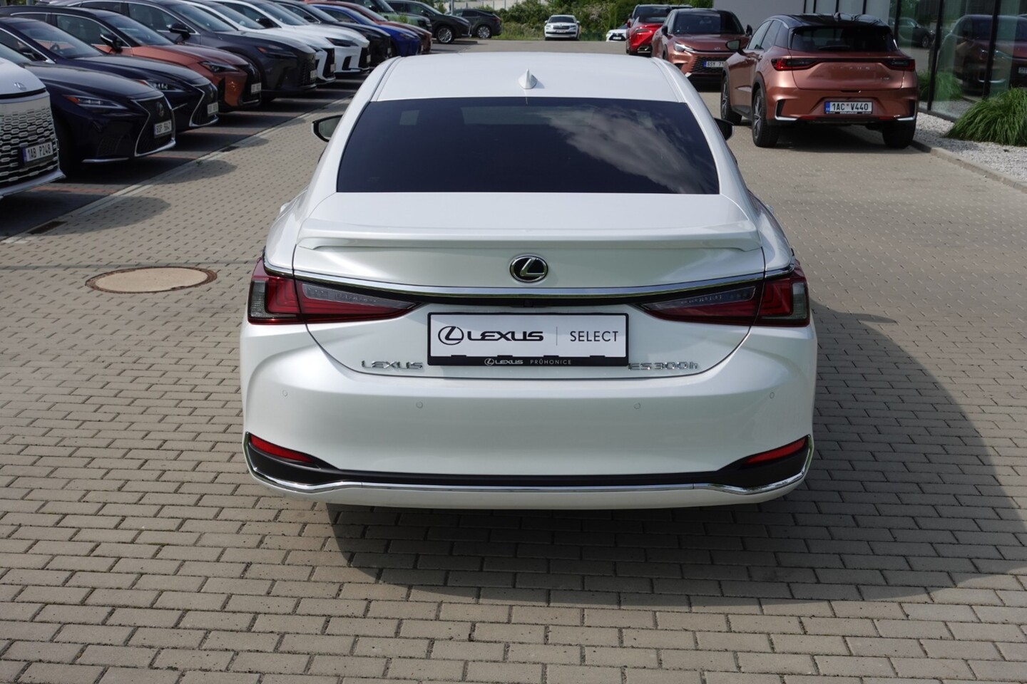 Lexus ES