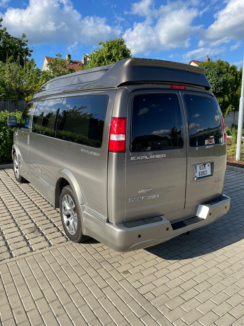 GMC Savana