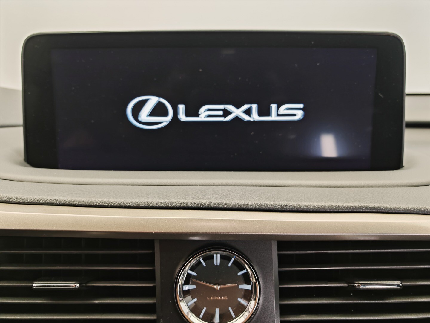 Lexus Další
