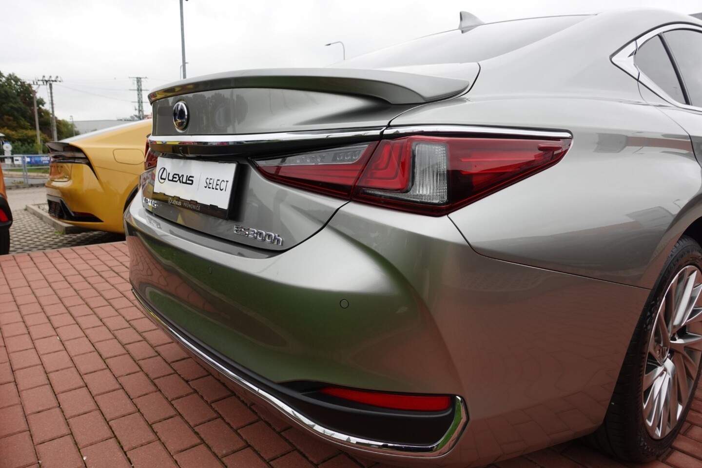 Lexus ES