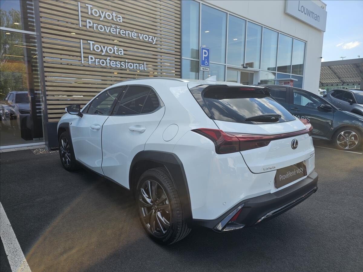 Lexus UX