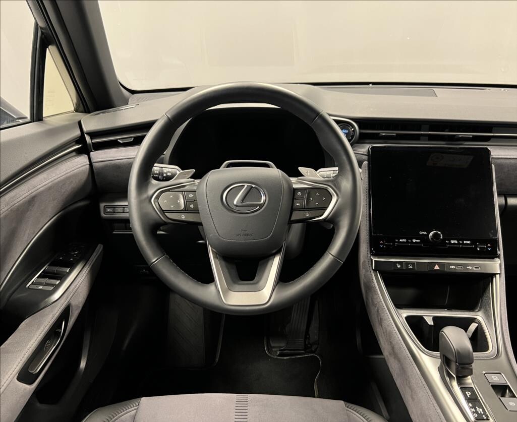 Lexus LBX