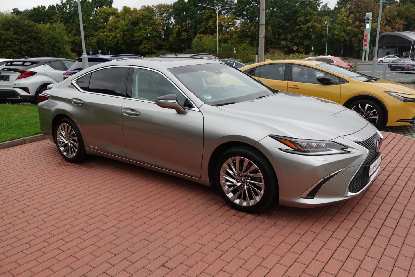 Lexus ES