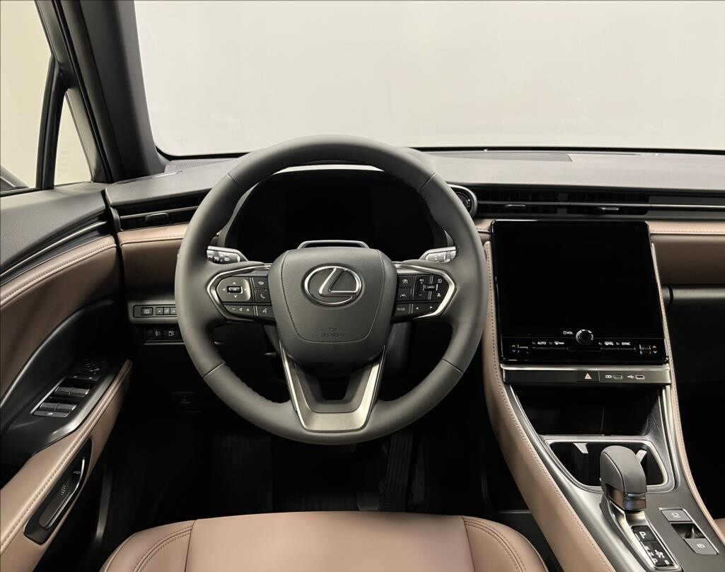 Lexus LBX