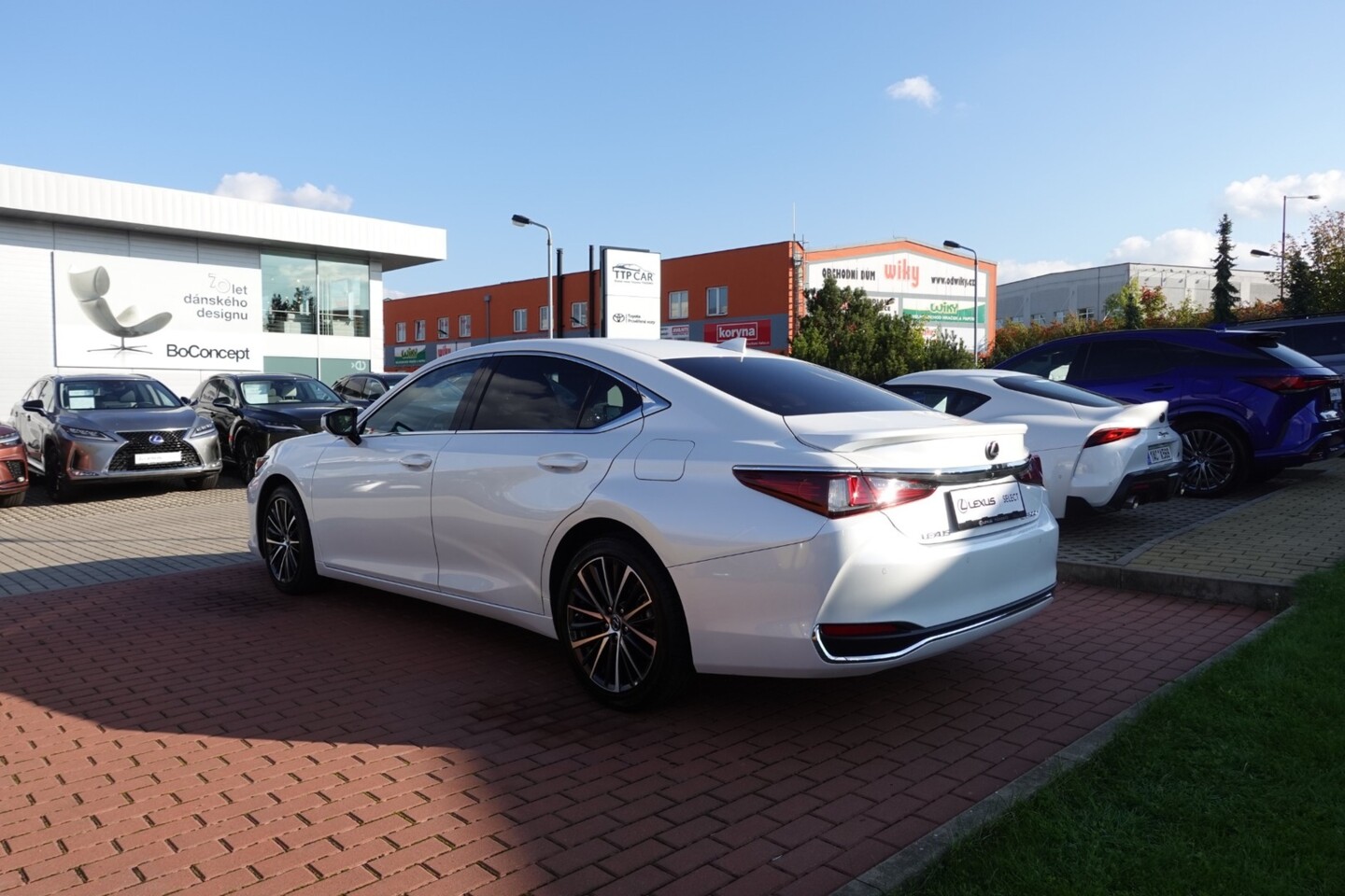 Lexus ES