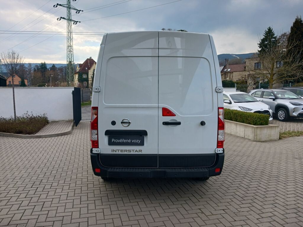 Nissan Interstar