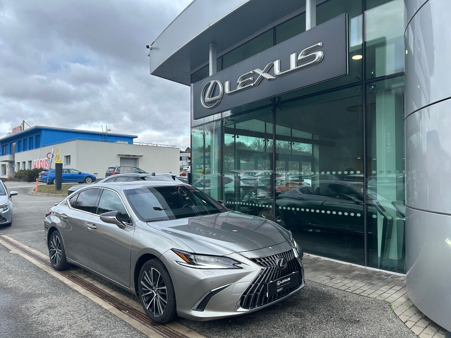 Lexus ES