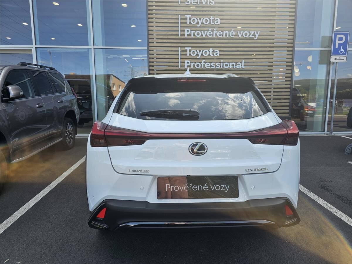 Lexus UX