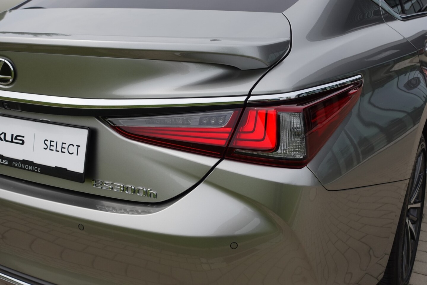 Lexus ES