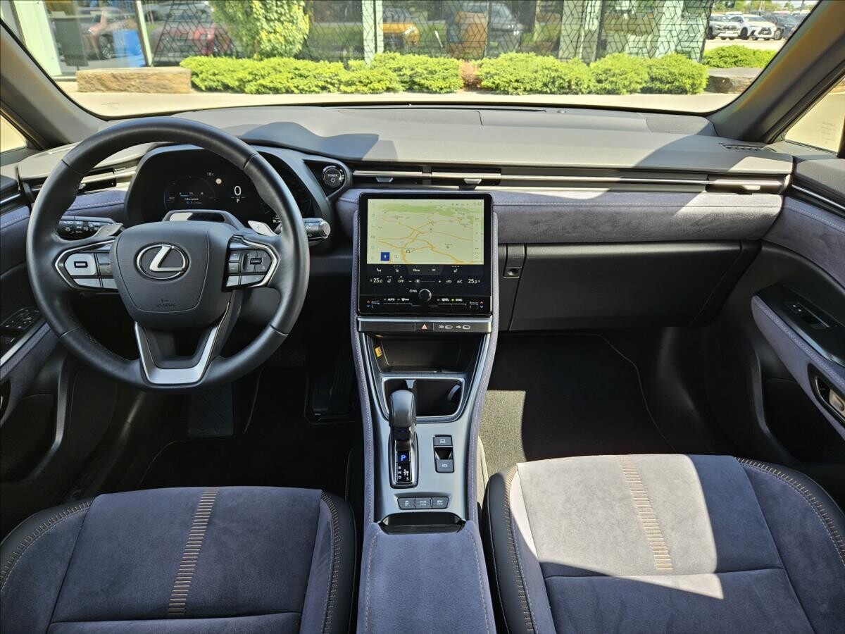 Lexus LBX