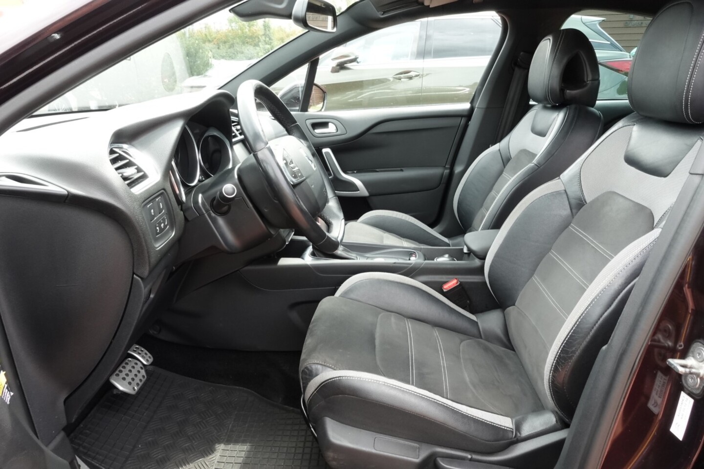 DS Automobiles DS 4