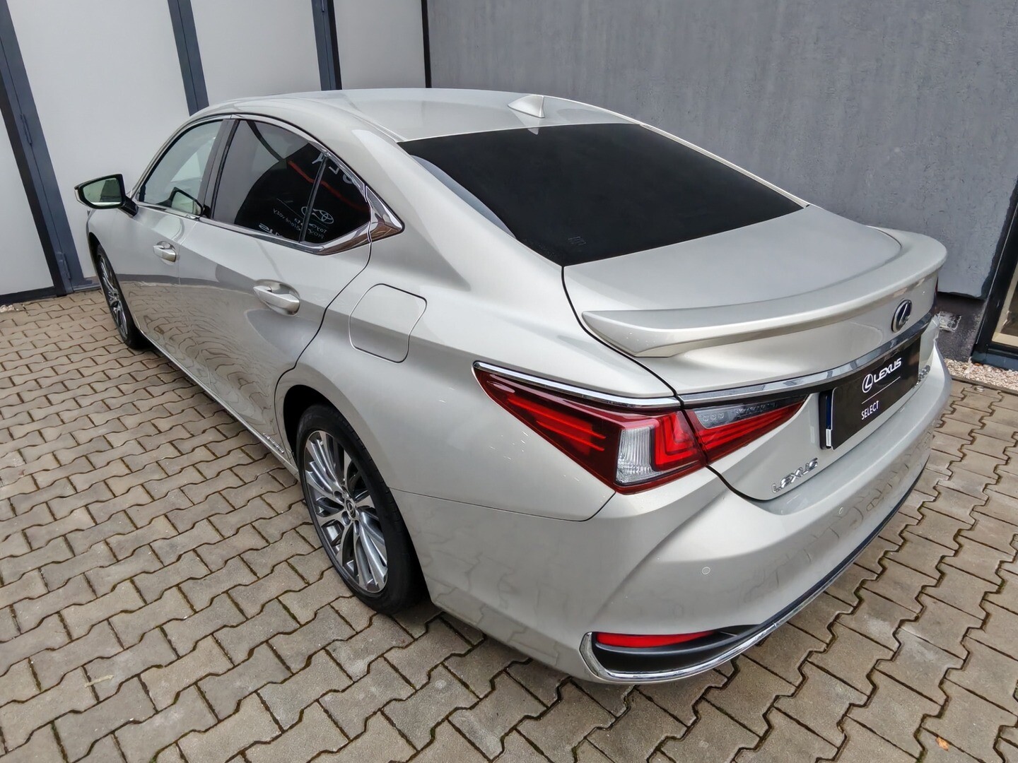 Lexus ES