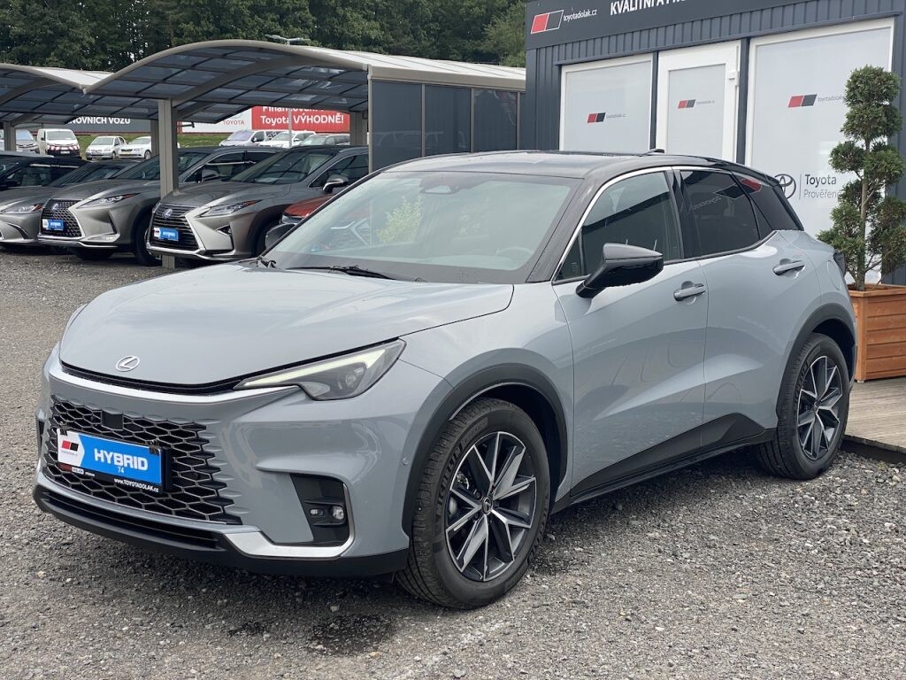 Lexus LBX