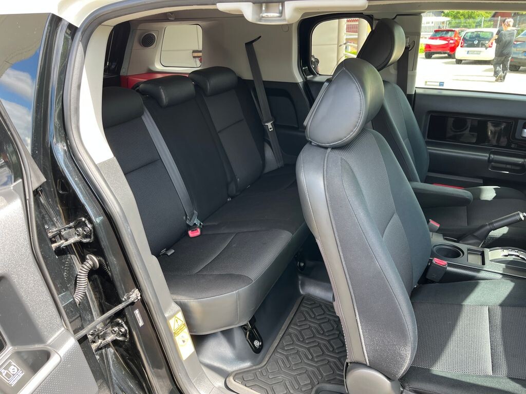 Toyota FJ