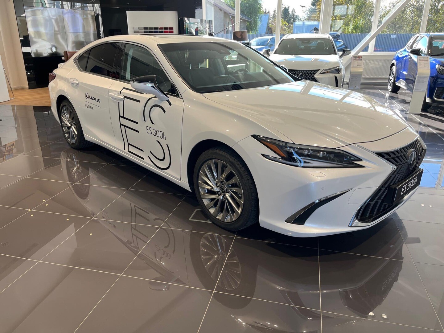 Lexus ES