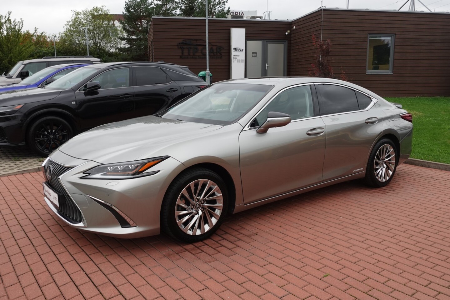 Lexus ES