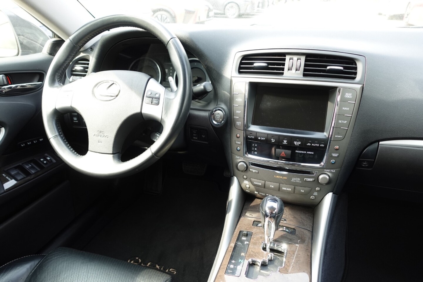 Lexus IS