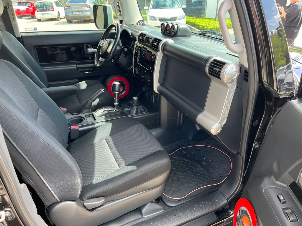 Toyota FJ