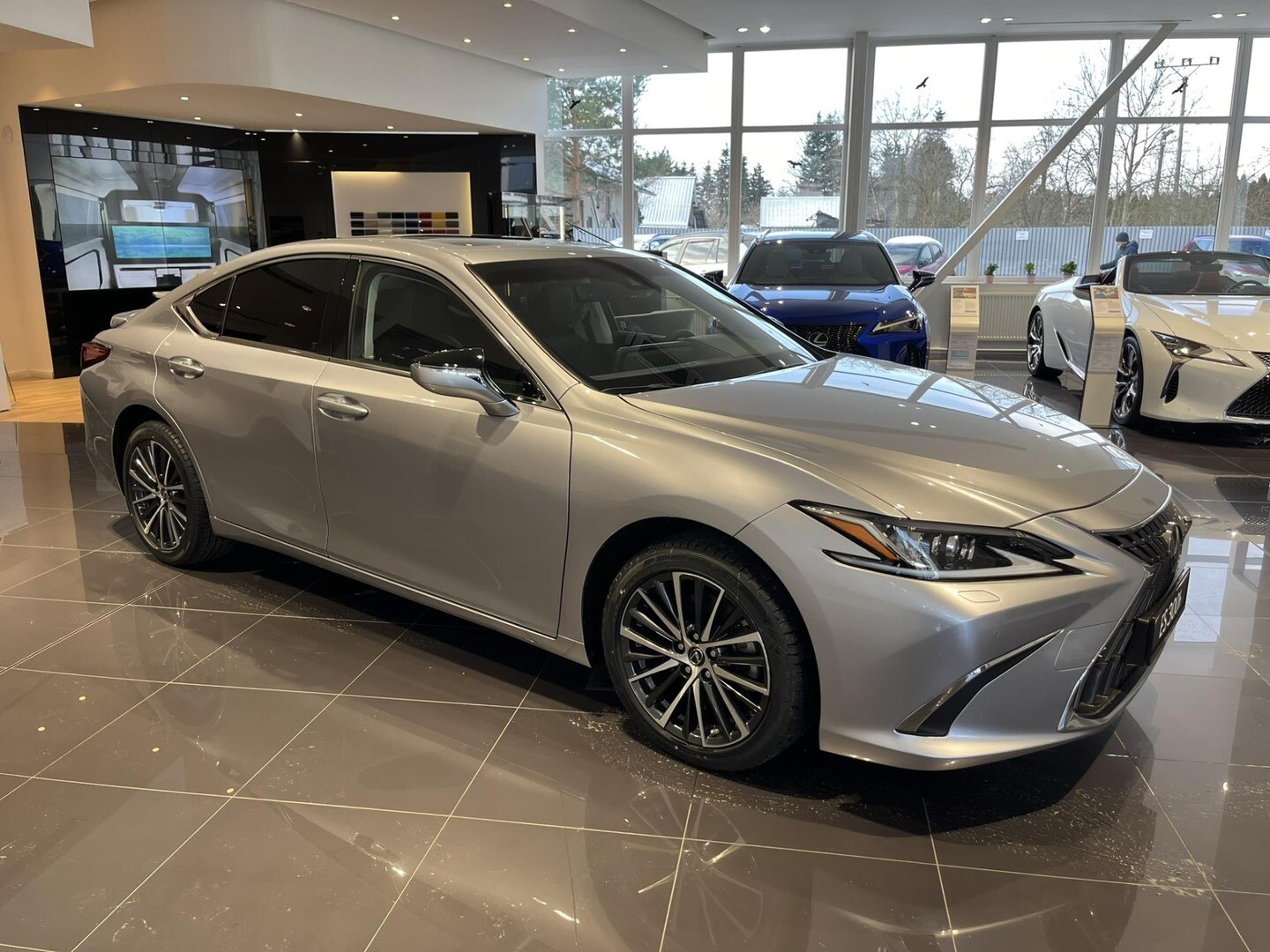 Lexus ES