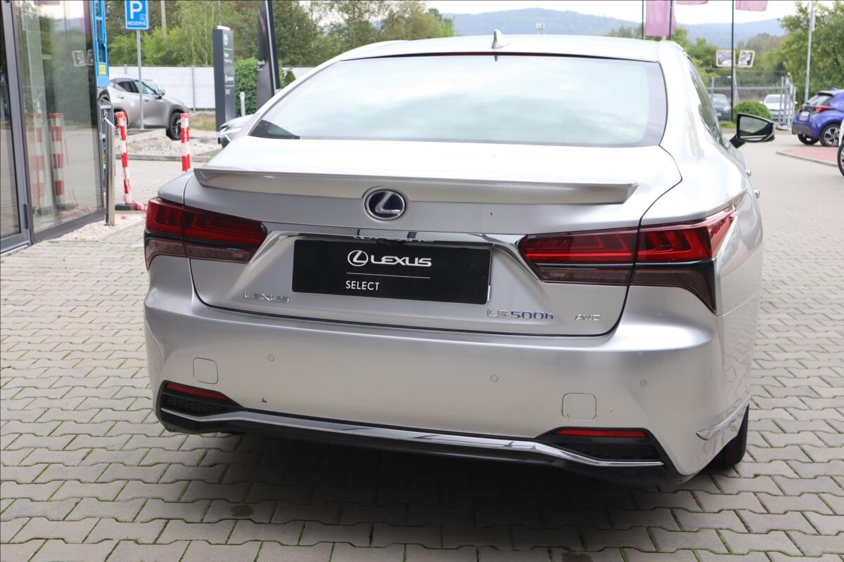 Lexus LS