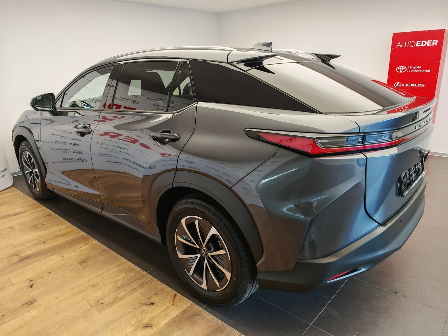 Lexus RZ