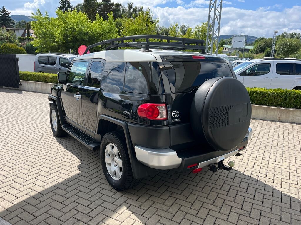 Toyota FJ