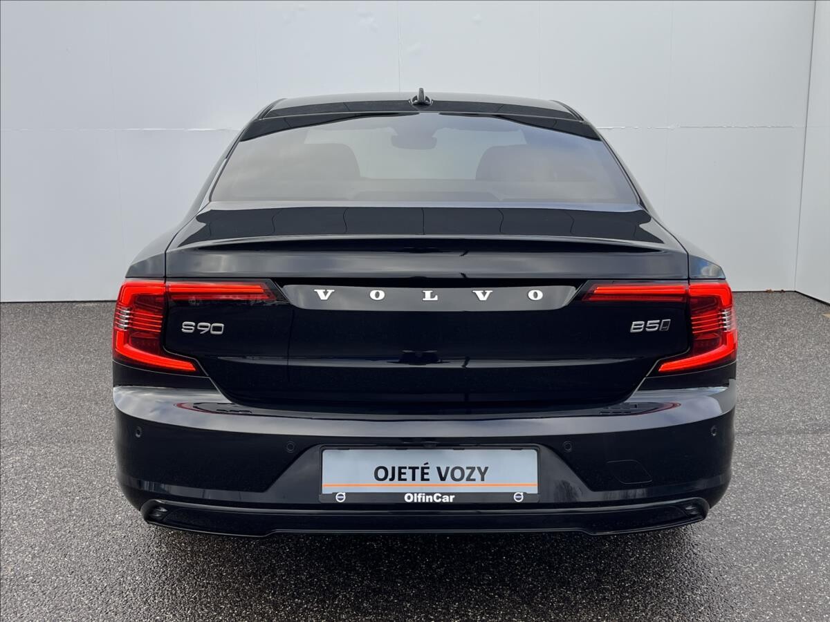 Volvo S90